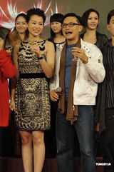 组图：《万凰之王》开庆功会 胡杏儿等出席活动 