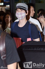 组图：SJ结束台湾巡演 戴墨镜口罩现身机场