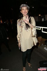 组图：舒淇王家卫现身张震婚礼引骚动