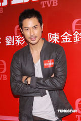 幻灯图集：陈敏之为戏扮妓女 热裤示人“挺”胸上阵