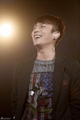 高清图：少时EXO等众韩团热舞放歌梦想演唱会