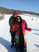 组图：赵本山小姨子于月仙与老公亲密照片曝光