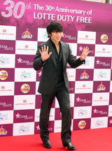 高清组图：宋承宪崔智友rain等出席乐天纪念仪式