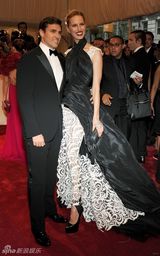 组图：美国时装学院庆典举行 众明星红毯竞艳