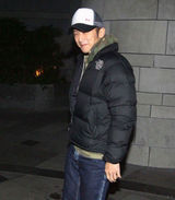 组图：谢霆锋逛超市买厨具全程听女佣指点