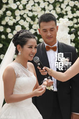 组图：何洁赫子铭大婚360度激情拥吻爱意浓