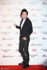 组图：众星亮相街拍盛典 王珞丹运动吴奇隆酷帅