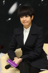 组图：何韵诗反串《贾宝玉》 导演赞扮相媲美林青霞