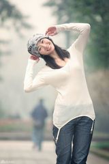 组图：吕夏素颜写真 笑容唯美穿透青春印记