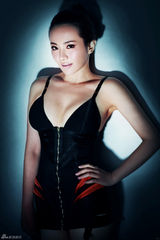 高清图：女星孟茜写真性感冷艳变身哥特式女子 