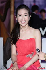 组图：林依晨出席代言活动 将赴英游学