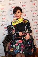 组图：新浪娱乐明星街拍盛典对话贾静雯