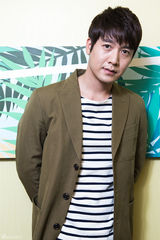 高清组图：新浪娱乐独家对话韩星赵显宰