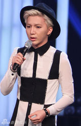 组图：《麦王争霸》晋级赛打响 梁君诺回巢