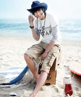 高清组图：李民浩文彩苑代言 亲密恩爱阳光活力