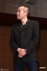 组图：凤小岳喜欢北海道雪景 谢欣颖首次升格女主角