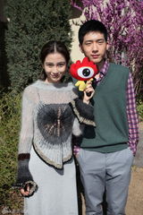 高清图：《全球热恋》探班 Baby与井柏然拍吻戏