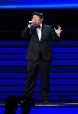 组图：群星献唱中歌榜 韩庚潘玮柏劲歌热舞