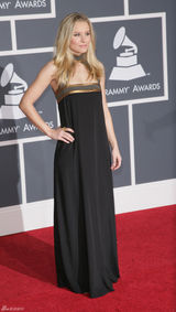 高清组图：第52届格莱美 克丽斯汀-贝尔礼服惊艳