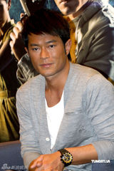 高清图：《枪王之王》发布会 两型男护卫阿SA