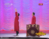 组图：兔年春晚何云伟李菁表演相声《独家录制》