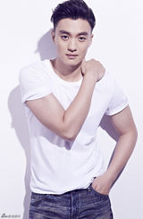 组图：周一围新写真大秀健康阳光男性美