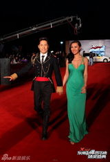 幻灯图集：群星斗艳劲爆红毯 李宇春邓萃雯最抢镜