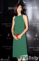 组图：宋承宪姜志焕出席活动 黑色西装拼帅