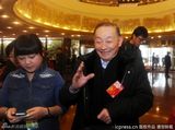 组图：张艺谋陈道明多位明星代表亮相政协会议