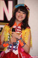 组图：SKE48三位团员来台 彩色裙装亮眼抢镜