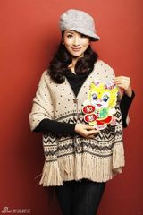 组图：刘庭羽乐享节日浪漫 双节祝福氛围浓重 