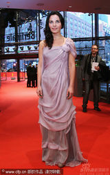 幻灯图集：电影《蜂蜜》首映 女主演Tuelin性感高贵