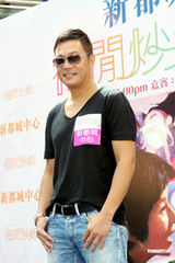 组图：吴君如间接承认怀孕 不惧与刘嘉玲竞争 