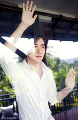 组图：翟天临情人节爱满巴厘游记 诠释极致浪漫