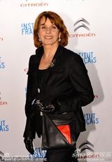 高清：老牌明星Syberberg获法国文化部长授艺术勋章