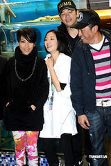 幻灯图：《线人》杀青设宴 谢霆锋不知2胎是男是女