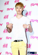 组图：SJ少女时代等明星出席某服饰品牌活动