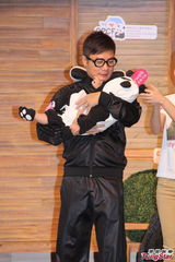 组图：钱嘉乐叹母爱伟大 为爱女取名钱凯晴