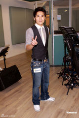 组图：曹格谢安琪周丽淇出席音乐会彩排