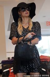 组图：帕里斯-希尔顿潮店扫货毫不惜金