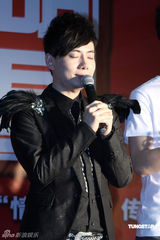 幻灯图：“内地造星教父”出书 陈子嘟称新秀缺内涵