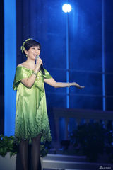 高清：孟庭苇化身月亮公主唱响“纯真年代”