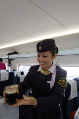 组图：高铁高姐靓图集锦 被赞不输空姐