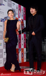 高清图：韩青龙奖金惠秀爆乳 女星裸露全身纹身