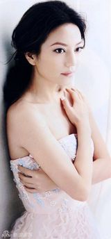 组图：赵薇《ELLE》大片娇艳动人展御姐气质