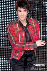 高清图：王力宏十八般武艺新歌发片会变指挥家