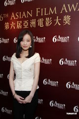 组图：倪妮出席传媒招待会 日本女星香里奈欲变打女