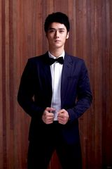 组图：新一代萌主蒋劲夫帅气写真