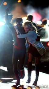 组图：《蜘蛛侠2》曝片场照 格温之死有悬念