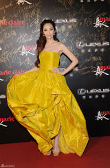 组图：吴佩慈出席活动刺绣礼服穿越中国风